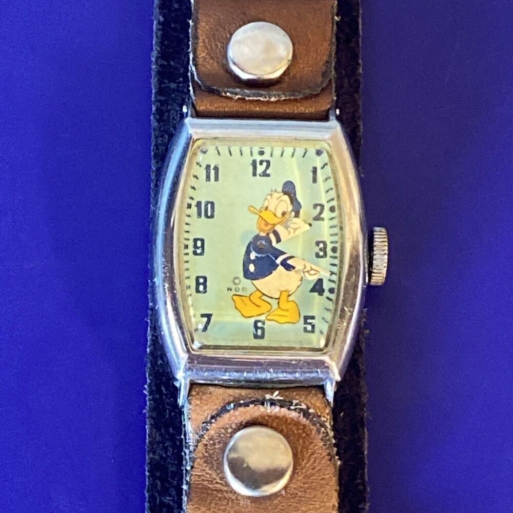 Ingersoll/US Time 1940's Donald Duck Watch-Mechanism Operates Sporadically - Picture 2 of 6